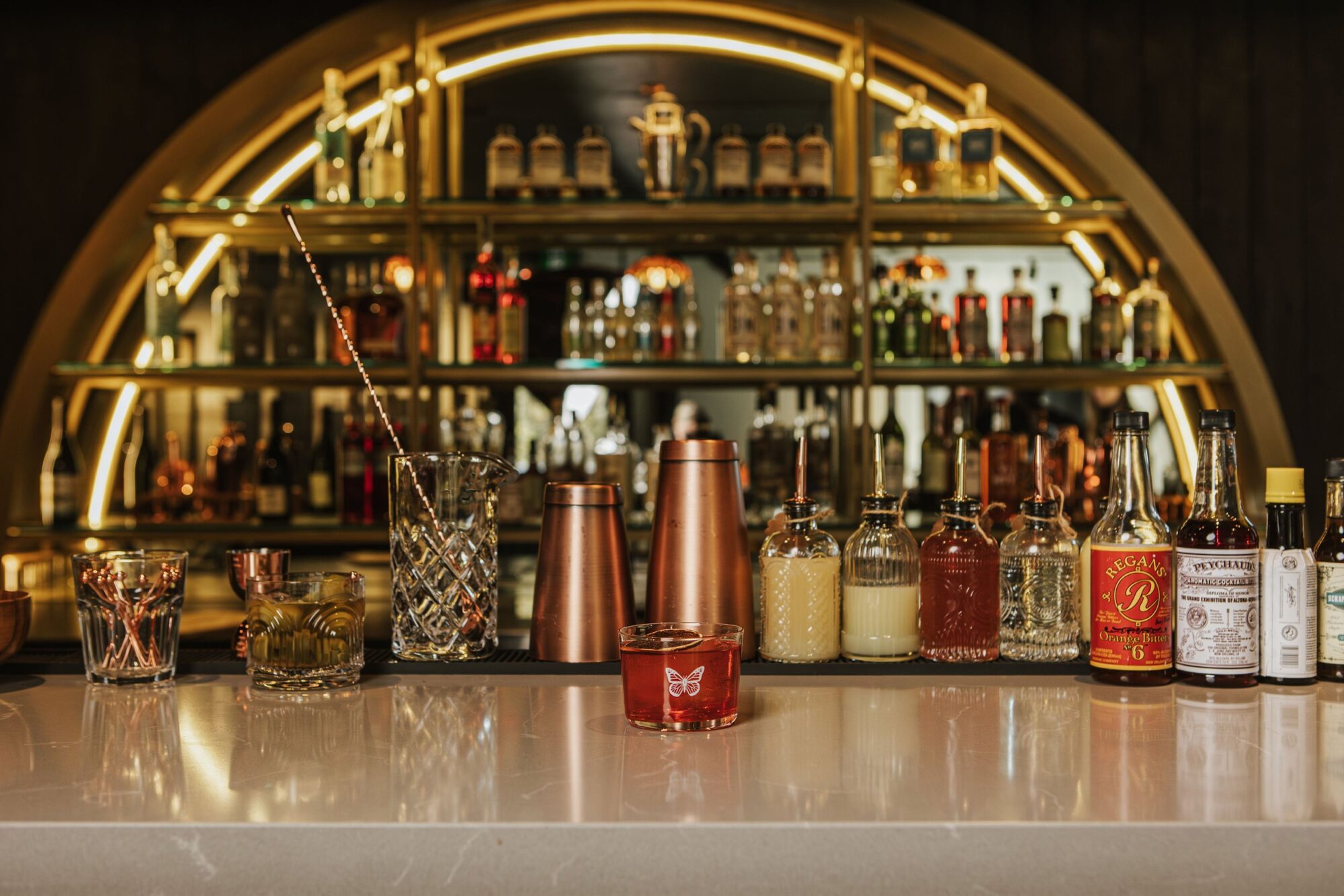 présentoir bouteilles en forme d'arche