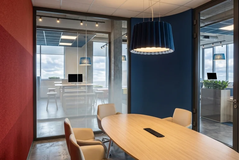 Aménagement de bureau collaboratif à Montréal, design d'espace de travail corporatif par Dany Perron